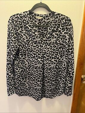 Pleione Black & White Leopard Print V-Neck Blouse